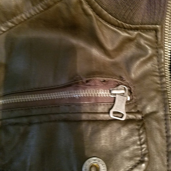 Guess men’s leather jacket - Picture 6 of 6